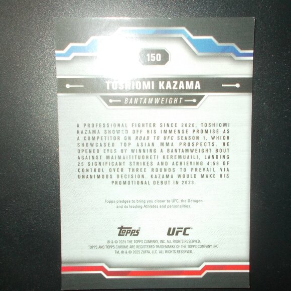 2025 Topps Chrome UFC Toshiomi Kazama Black/Gold Refractor RC 1/8 - Picture 8 of 9